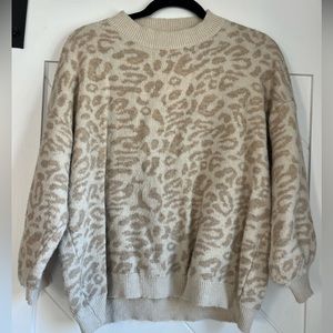 Goodnight Macaroon ‘Kanya’ Crewneck Leopard Print Sweater